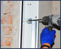 Neighborhood Garage Door Montclair, CA 909-491-2481 - side-door-repair-t-22-gr-23m